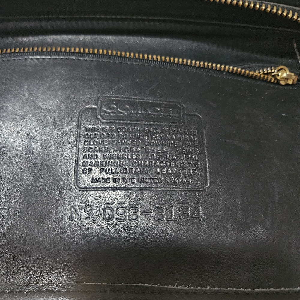 VINTAGE Coach Oliver Black Leather Bag with Gold Accents - Picture 3 of 5